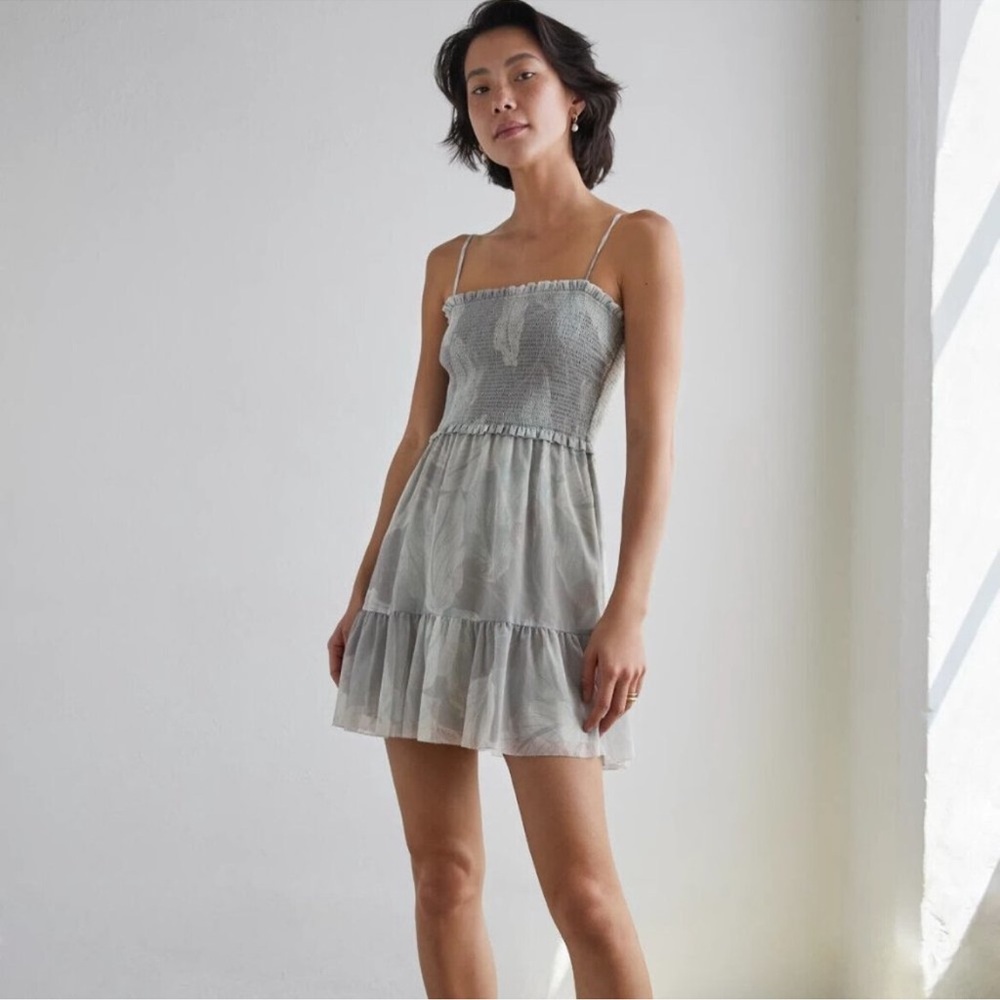 Aritzia Wilfred Tempest Smocked Dress